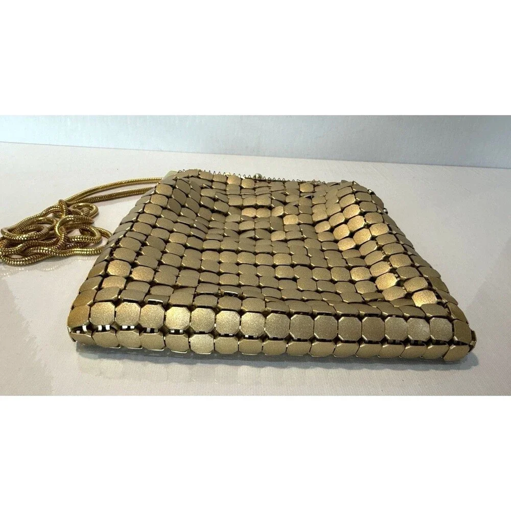 Vintage La Regale Gold Tone Chainmail Mesh Evening Clutch with Chain Strap